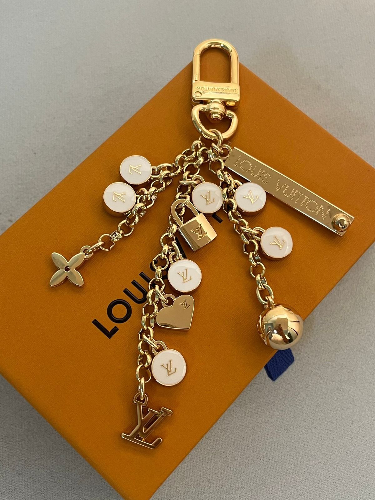 Louis Vuitton Key chain LV New collection
